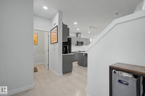 1926 Kroetsch Crescent Sw, Edmonton, AB - Indoor