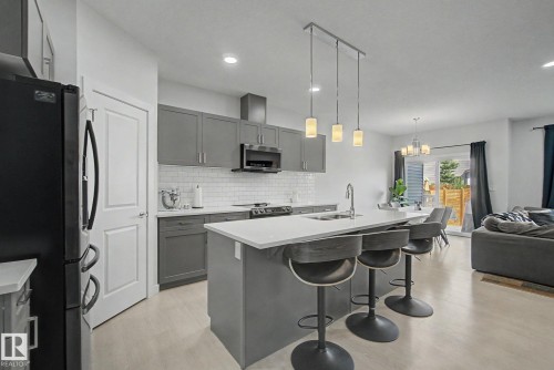 1926 Kroetsch Crescent Sw, Edmonton, AB - Indoor Photo Showing Kitchen With Double Sink With Upgraded Kitchen