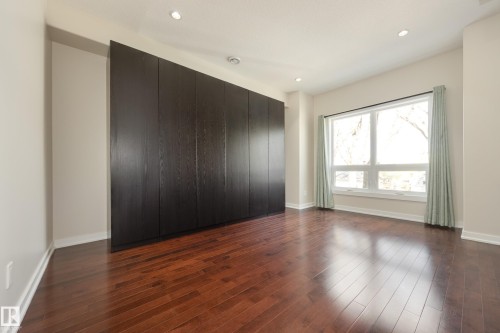 8308 108 Street Nw, Edmonton, AB - Indoor Photo Showing Other Room