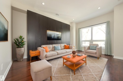 8308 108 Street Nw, Edmonton, AB - Indoor Photo Showing Living Room