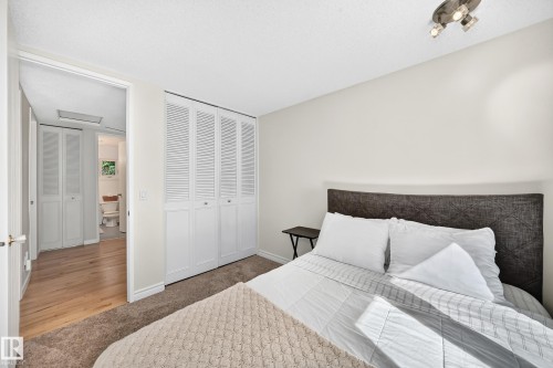 74 Lacombe Point(E), St. Albert, AB - Indoor Photo Showing Bedroom