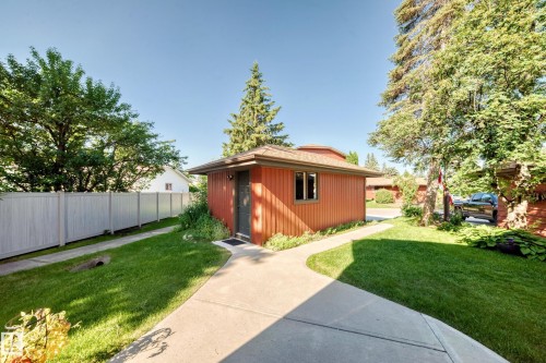 74 Lacombe Point(E), St. Albert, AB - Outdoor