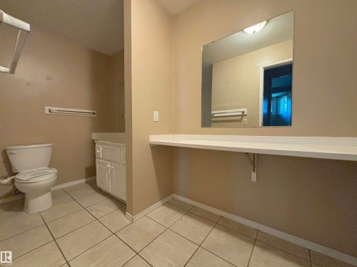 5955 40 Avenue Nw, Edmonton, AB - Indoor Photo Showing Bathroom