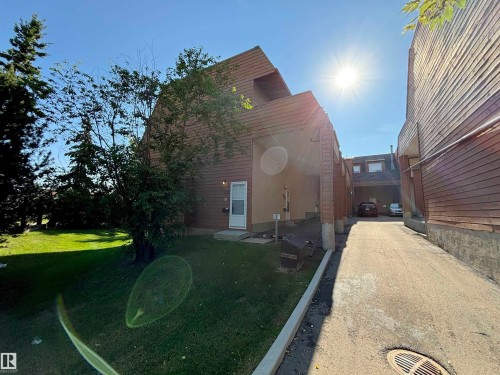 5955 40 Avenue Nw, Edmonton, AB - Outdoor