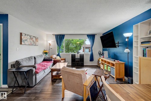 48 Aspen Crescent, St. Albert, AB - Indoor Photo Showing Living Room