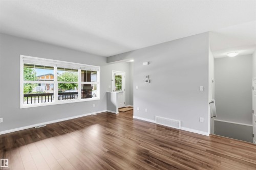 21839 99 Avenue Nw, Edmonton, AB - Indoor Photo Showing Living Room
