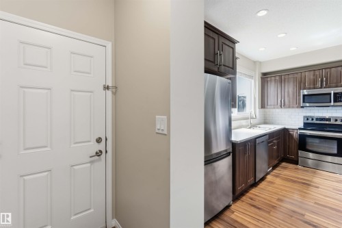 21839 99 Avenue Nw, Edmonton, AB - Indoor Photo Showing Kitchen