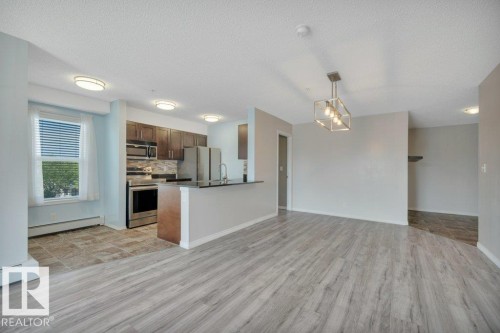 #201 534 Watt Bv Sw, Edmonton, AB - Indoor Photo Showing Kitchen