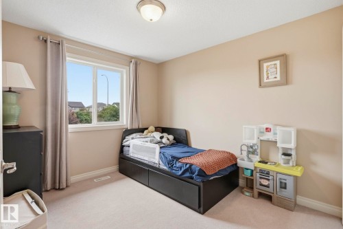 91 Hartwick Loop, Spruce Grove, AB - Indoor Photo Showing Bedroom