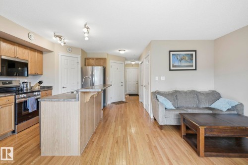 91 Hartwick Loop, Spruce Grove, AB - Indoor Photo Showing Kitchen With Stainless Steel Kitchen