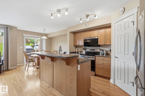 91 Hartwick Loop, Spruce Grove, AB - Indoor Photo Showing Kitchen