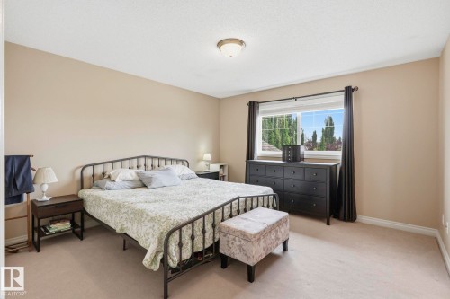 91 Hartwick Loop, Spruce Grove, AB - Indoor Photo Showing Bedroom