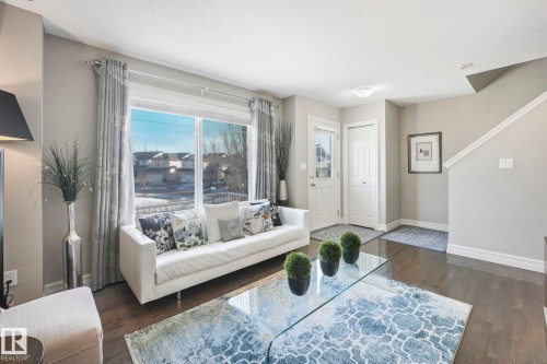 5505 3 Avenue Sw, Edmonton, AB - Indoor Photo Showing Living Room