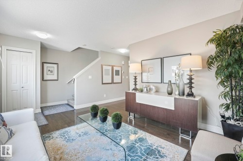 5505 3 Avenue Sw, Edmonton, AB - Indoor