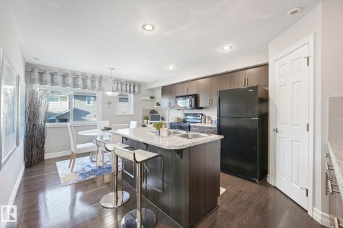 5505 3 Avenue Sw, Edmonton, AB - Indoor Photo Showing Kitchen With Double Sink