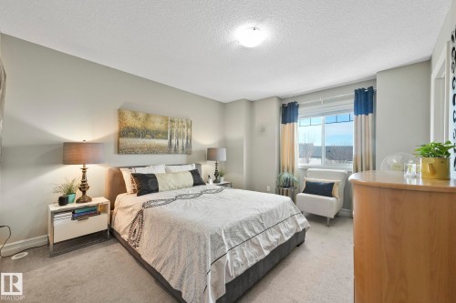 5505 3 Avenue Sw, Edmonton, AB - Indoor Photo Showing Bedroom