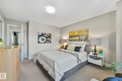 5505 3 Avenue Sw, Edmonton, AB - Indoor Photo Showing Bedroom