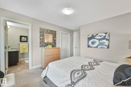5505 3 Avenue Sw, Edmonton, AB - Indoor Photo Showing Bedroom