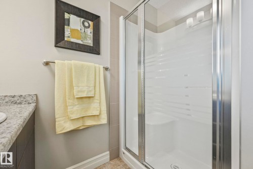 5505 3 Avenue Sw, Edmonton, AB - Indoor Photo Showing Bathroom