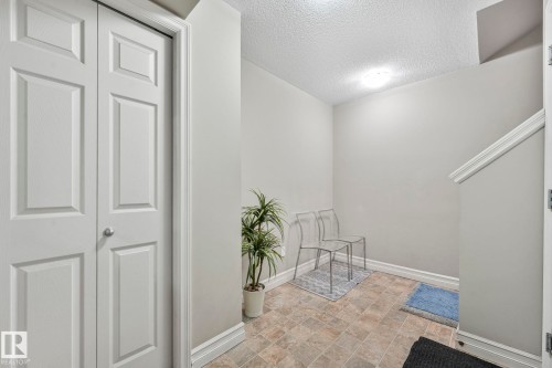 5505 3 Avenue Sw, Edmonton, AB - Indoor Photo Showing Other Room