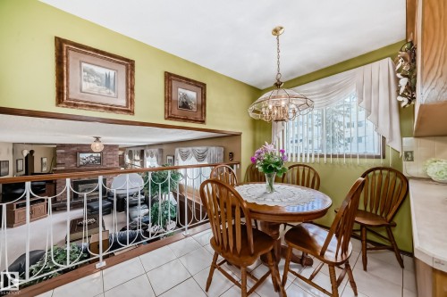 17707 84 Avenue, Edmonton, AB - Indoor Photo Showing Dining Room