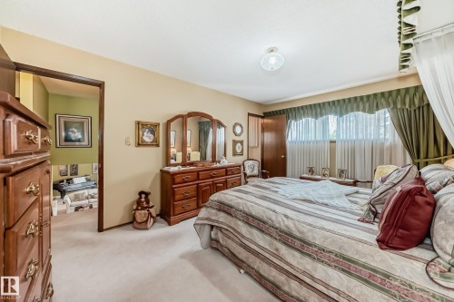 17707 84 Avenue, Edmonton, AB - Indoor Photo Showing Bedroom