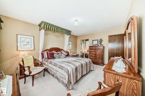 17707 84 Avenue, Edmonton, AB - Indoor Photo Showing Bedroom