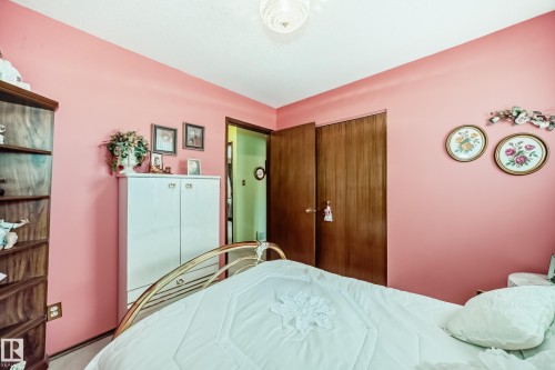 17707 84 Avenue, Edmonton, AB - Indoor Photo Showing Bedroom