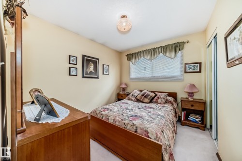 17707 84 Avenue, Edmonton, AB - Indoor Photo Showing Bedroom
