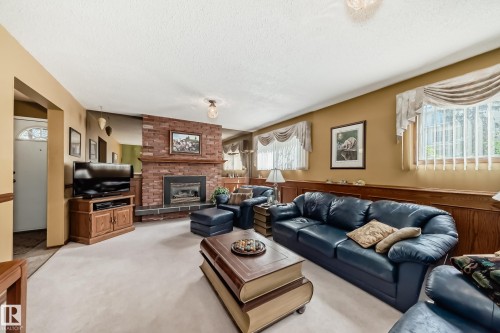 17707 84 Avenue, Edmonton, AB - Indoor Photo Showing Living Room With Fireplace