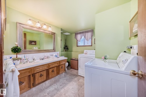 17707 84 Avenue, Edmonton, AB - Indoor Photo Showing Other Room