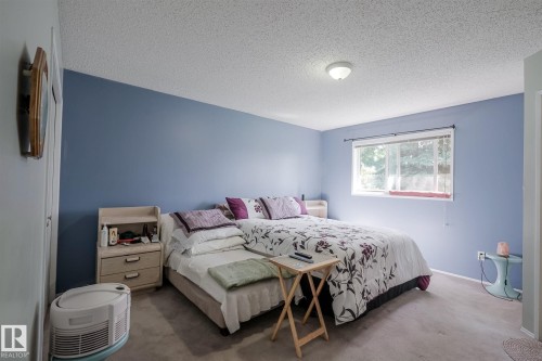 7011 190 Street Nw, Edmonton, AB - Indoor Photo Showing Bedroom