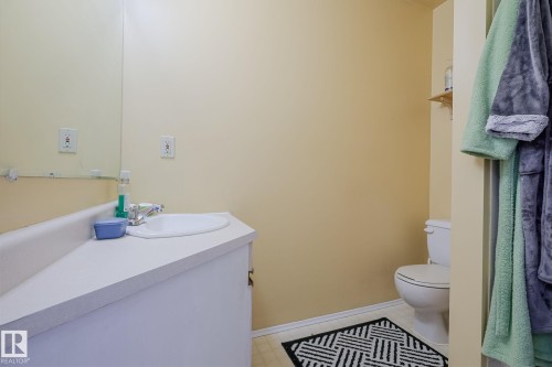 7011 190 Street Nw, Edmonton, AB - Indoor Photo Showing Bathroom