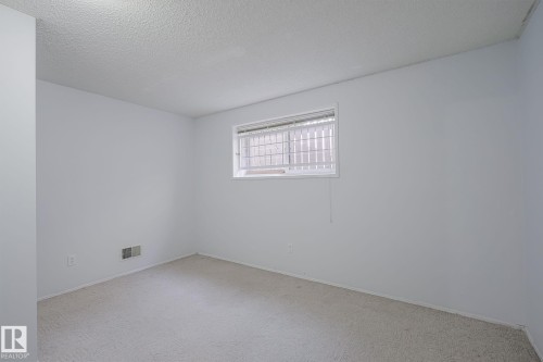 7011 190 Street Nw, Edmonton, AB - Indoor Photo Showing Other Room