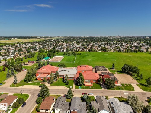 7011 190 Street Nw, Edmonton, AB - Outdoor With View