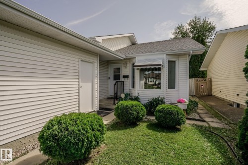 7011 190 Street Nw, Edmonton, AB - Outdoor