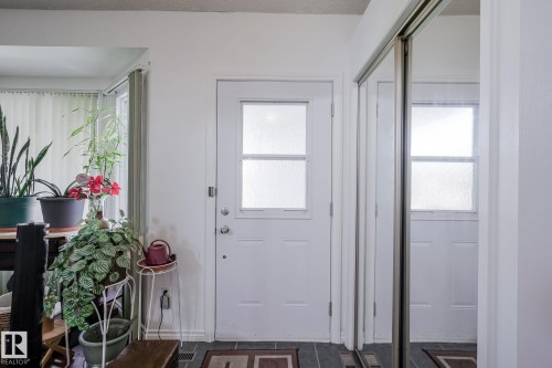 7011 190 Street Nw, Edmonton, AB - Indoor Photo Showing Other Room