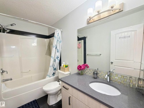 #29 723 172 St Sw, Edmonton, AB - Indoor Photo Showing Bathroom