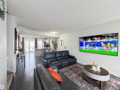 #29 723 172 St Sw, Edmonton, AB - Indoor Photo Showing Living Room