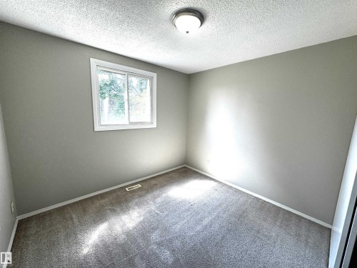 404 Village On The Green Nw, Edmonton, AB - Indoor Photo Showing Other Room