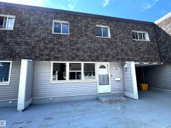 404 Village on the Green NW  Edmonton, AB T5A 1H2