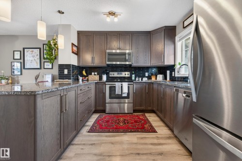 #66 20 Augustine Cr, Sherwood Park, AB - Indoor Photo Showing Kitchen With Upgraded Kitchen