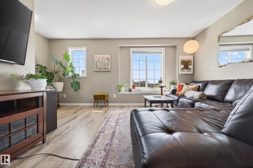 #66 20 Augustine Cr, Sherwood Park, AB - Indoor Photo Showing Living Room