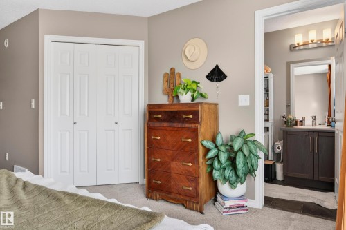 #66 20 Augustine Cr, Sherwood Park, AB - Indoor Photo Showing Bedroom