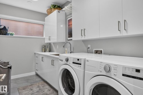 14011 101 Avenue Nw, Edmonton, AB - Indoor Photo Showing Laundry Room