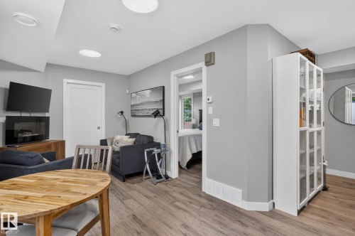 14011 101 Avenue Nw, Edmonton, AB - Indoor