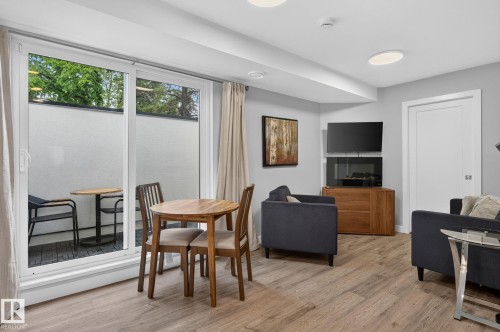 14011 101 Avenue Nw, Edmonton, AB - Indoor