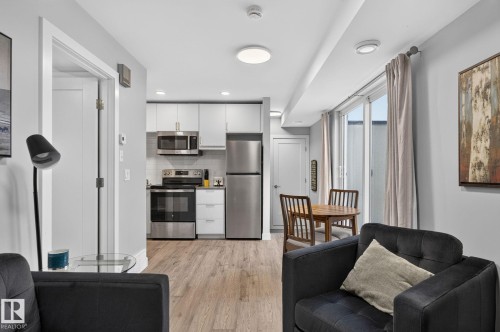 14011 101 Avenue Nw, Edmonton, AB - Indoor
