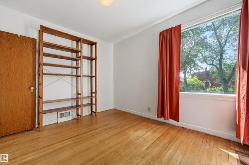 9728 89 Avenue Nw, Edmonton, AB - Indoor Photo Showing Other Room