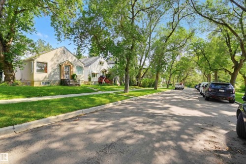 9728 89 Avenue Nw, Edmonton, AB - Outdoor